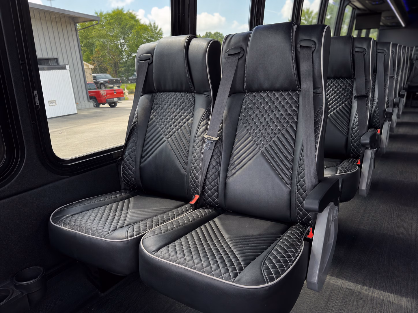 clarksville airport shuttle bus rentals for private groups