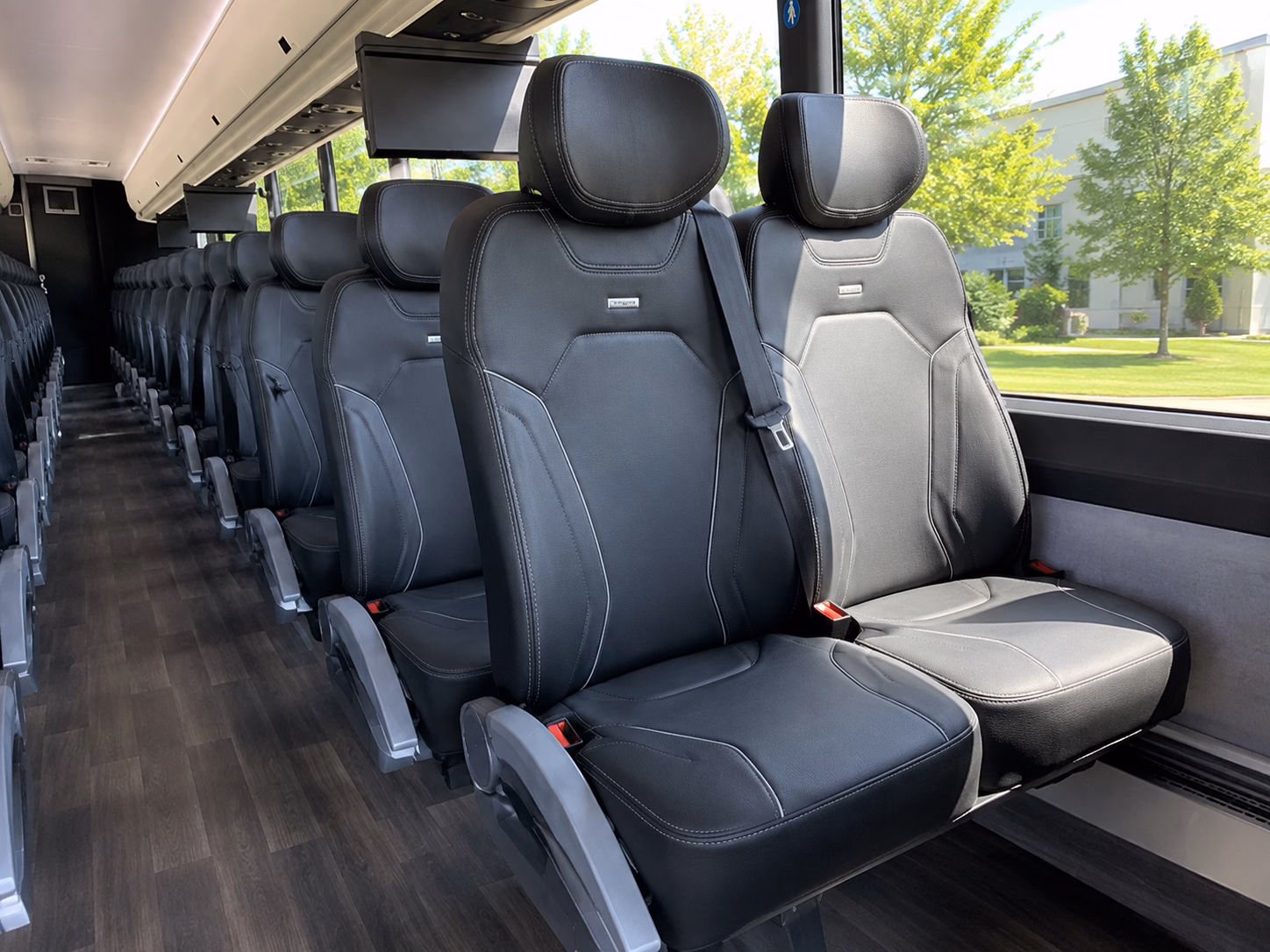 clarksville bus rentals for tennessee road trips and kentucky travel