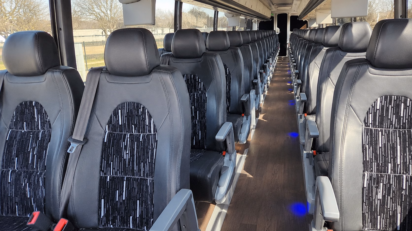 clarksville charter bus rentals
