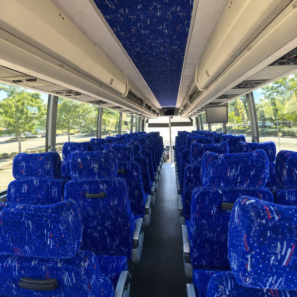 clarksville charter bus services